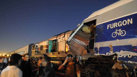 Choque de trenes en San Miguel, en el que cuatro personas murieron y ms de 70 sufrieron heridas. (Guillermo Adami