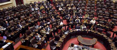 Abogados y docentes, las profesiones ms comunes entre los diputados y senadores nacionales.