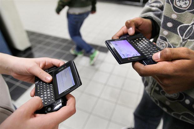 El correo electrnico le deja su lugar a las redes sociales y al chat