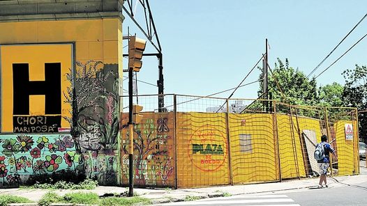 ABANDONADO. ASI ESTA EL EDIFICIO EN EL QUE QUIEREN INSTALAR EL CGPC.