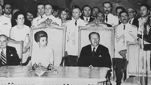 Isabel Pern y Alfredo Stressner en la central de Yacyret