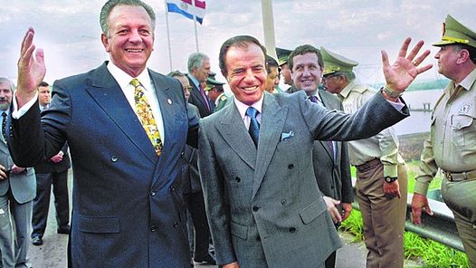 Carlos Menen y Juan Carlos Wasmosy en la central de Yacyret