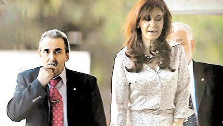 Moreno y Cristina, tras visitar una pescadera con merluza a bajo precio.