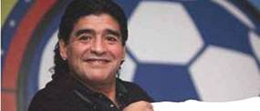 Maradona, ayer al llegar a Caracas. Hoy lo veremos con Chvez.